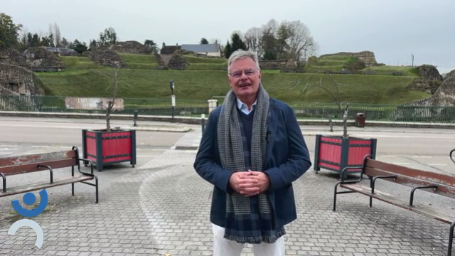 Patrick CIBOIS devant le Théatre romain