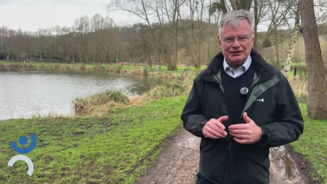 Patrick parle au parc des Aulnes